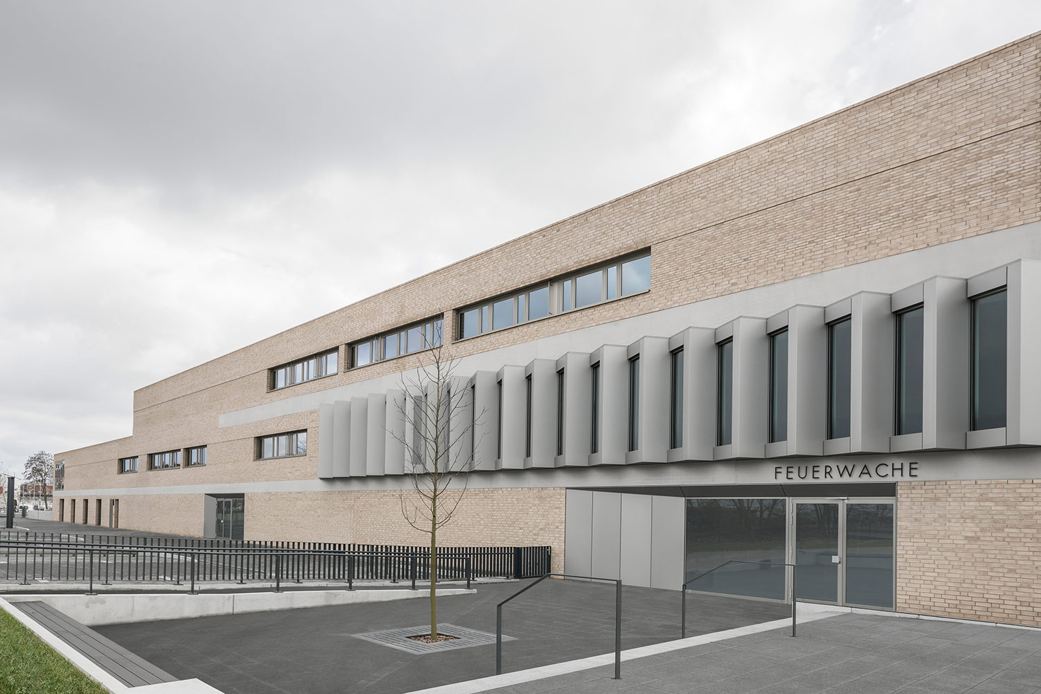 Eure Besten in Zürich, Feuerwache Nordhausen, Haupteingang