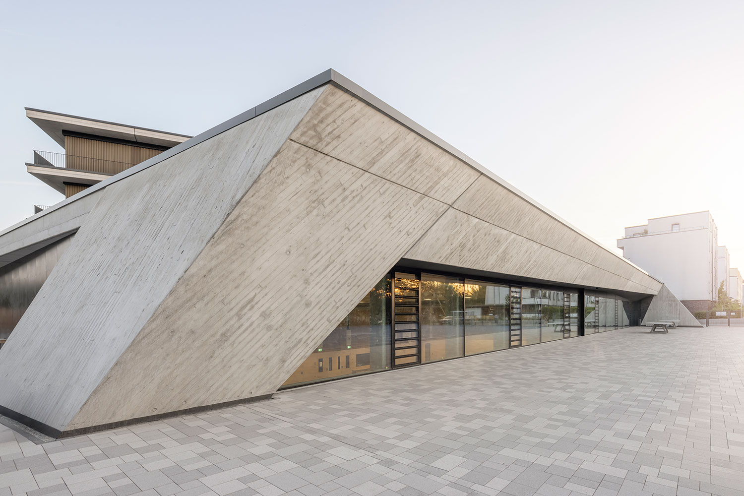 Neubau Emma-Kann-Grundschule in Frankfurt am Main, Sporthalle, Ansicht Nord | dasch zürn + partner | dasch zürn + partner Neubau Emma-Kann-Grundschule in Frankfurt am Main, Sporthalle, Ansicht Nord