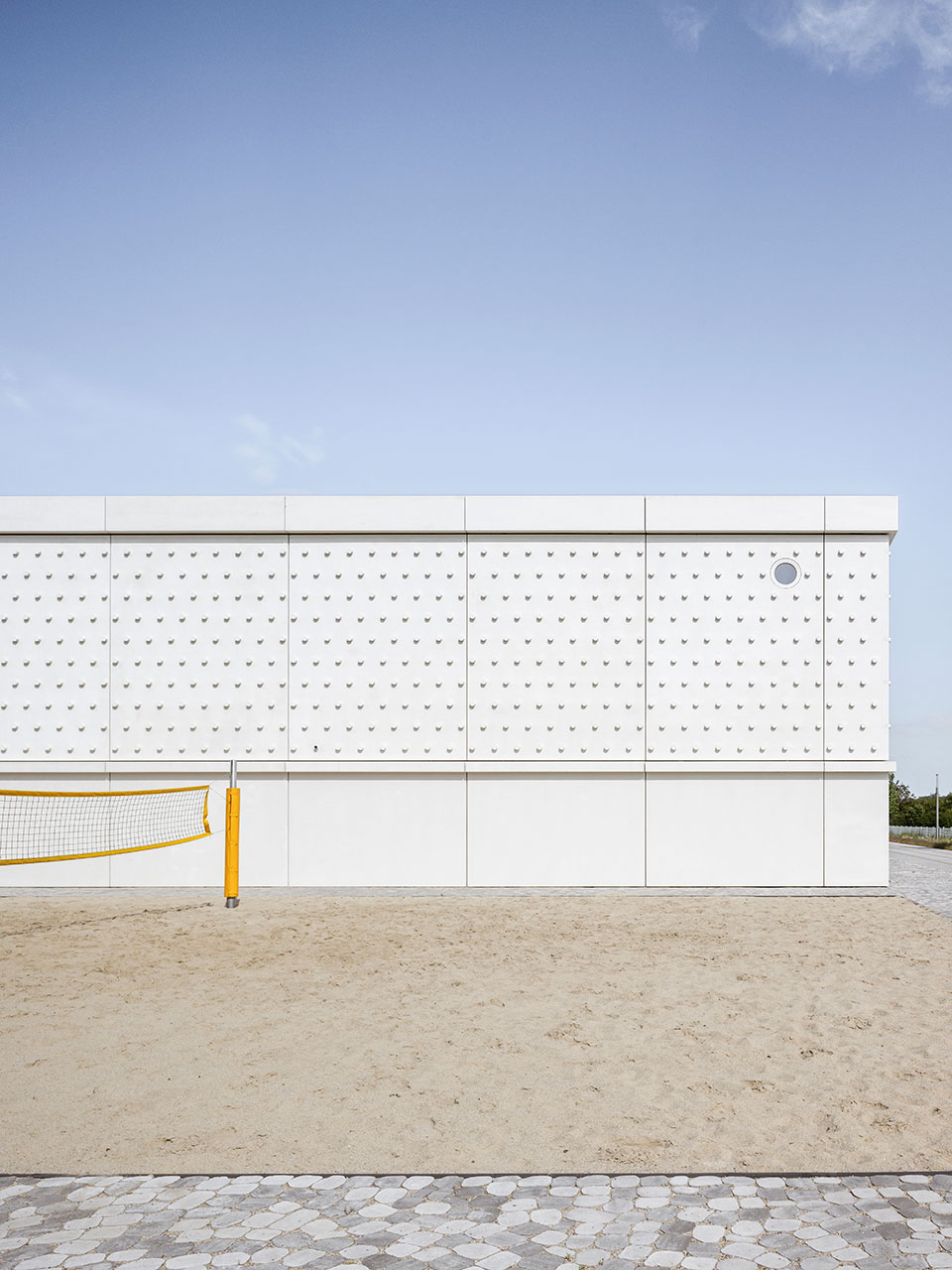Neubau Staatliche Realschule mit Dreifeldsporthalle Landshut, Ansicht Süd, Sporthalle | dasch zürn + partner | dasch zürn + partner Neubau Staatliche Realschule mit Dreifeldsporthalle Landshut, Ansicht Süd, Sporthalle